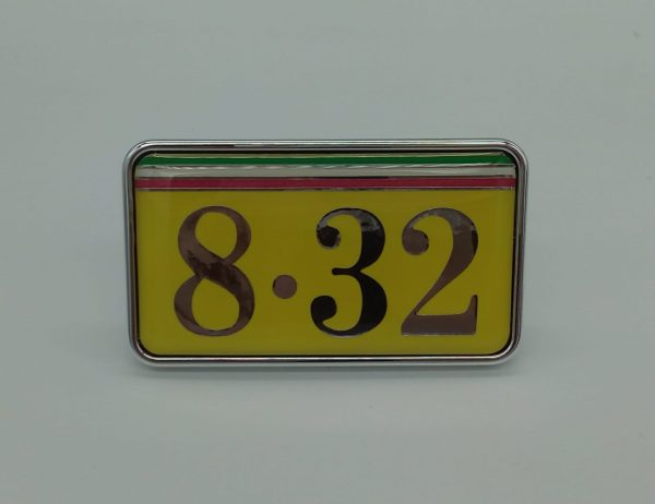 Emblema 8.32 parrilla «bandera Italia»